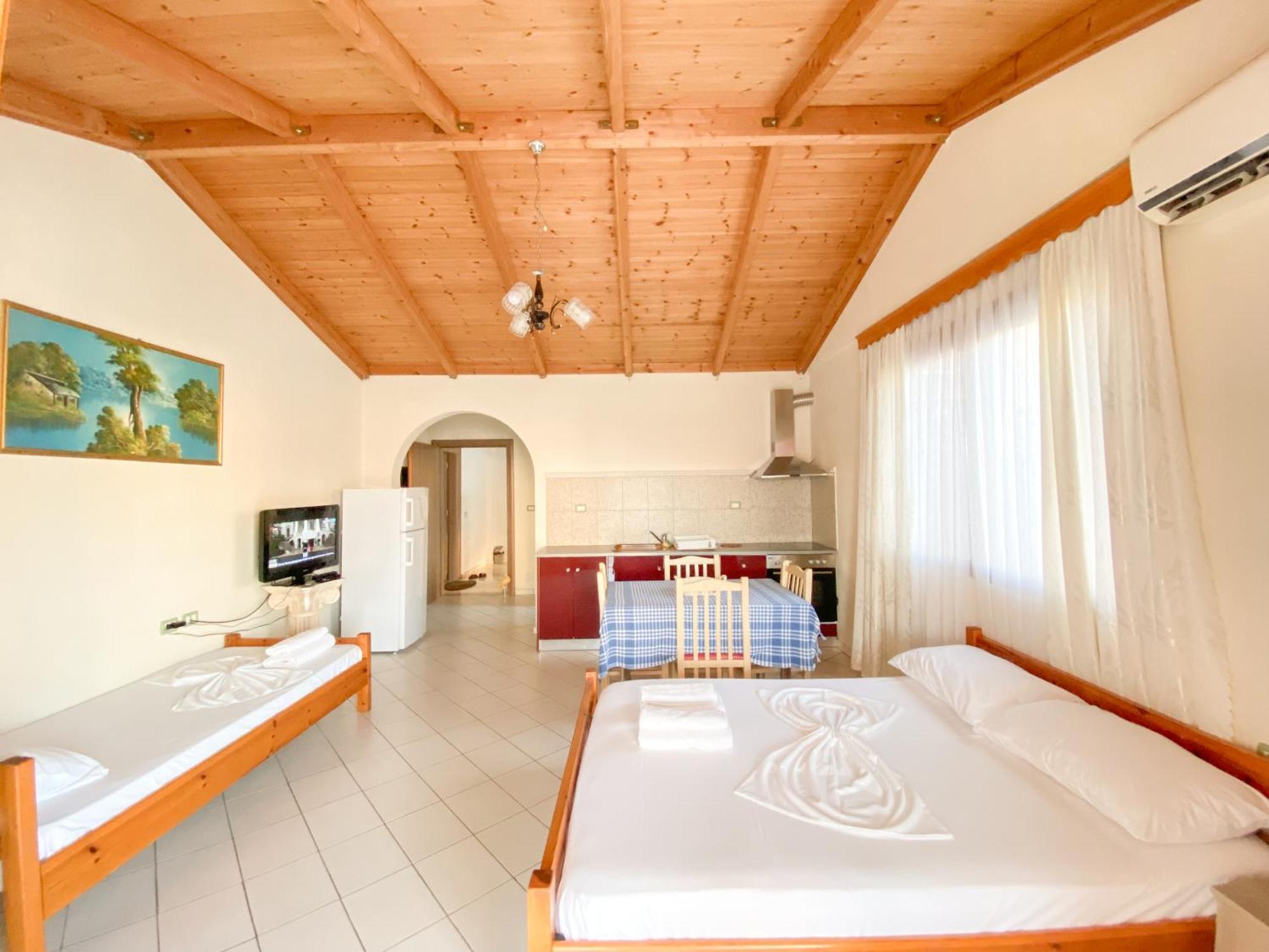 Summerland Saranda 外观 照片